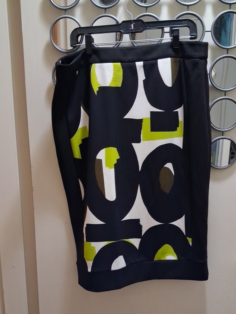 ABSTRACT Skirt - Picture 3 of 3